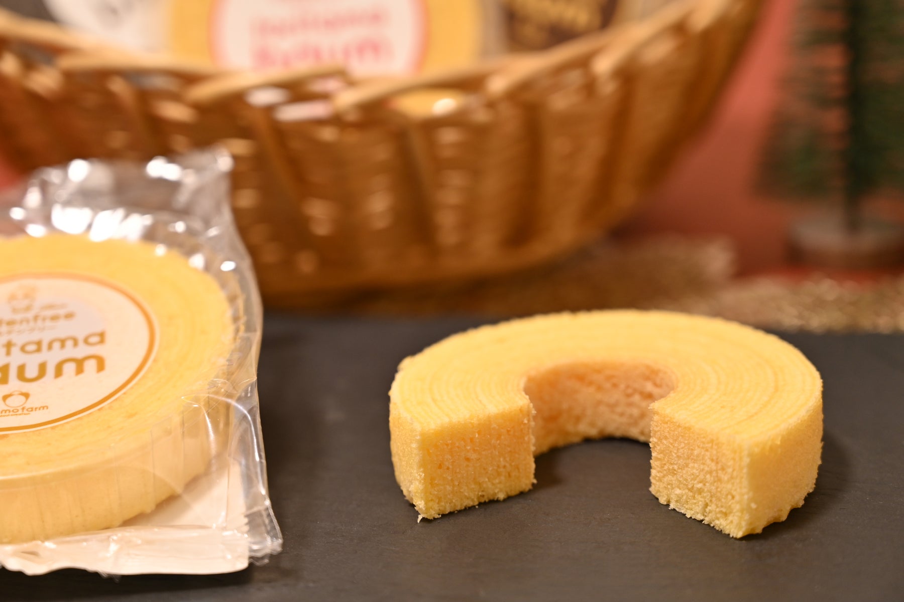 ズームアップされた米粉のバウムクーヘンの断面